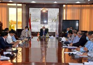 أحدها خاص بالشيخ عبدالباسط عبدالصمد.. بحث 10 ملفات في اجتماع المجلس التنفيذي بالأقصر - صور