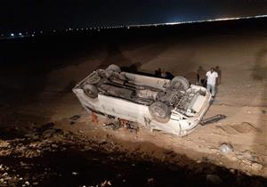 مصرع 2 وإصابة 7 في إنقلاب ميكروباص على صحراوي المنيا