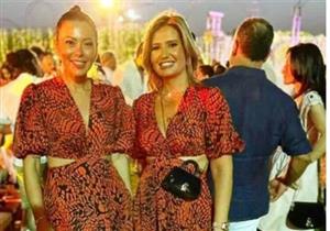 هنا شيحة ولقاء الخميسي تظهران بفستان واحد.. والأخيرة تعلق: "توأمة المشاعر"