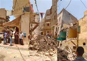 لخطورتهما الداهمة.. إزالة أجزاء من عقارين في حي غرب الإسكندرية- صور