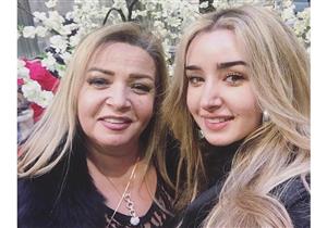 "5 أيام جايين مهمين أوي".. هنا الزاهد توجه رسالة لوالدتها وتطلب الدعاء لها