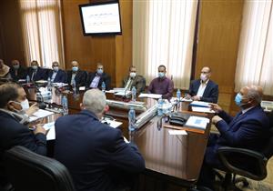 البداية بـ4 محطات .. وزير النقل: تركيب بوابات دخول وخروج للركاب بالسكة الحديد 