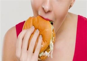 هل تناول الطعام بعد الساعة الثامنة مساءً يزيد الوزن؟