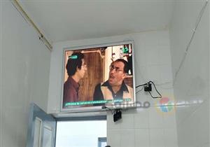 مباريات وأفلام في العزل.. وسائل جديدة للترفيه عن مُصابين كورونا (صور وفيديو)