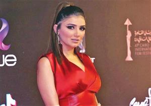 مي عمر تستعرض أناقتها في أحدث ظهور لها (فيديو)