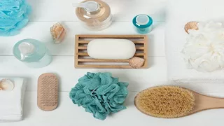 3 أشياء احذر مشاركتها مع الآخرين.. أبرزها المناشف