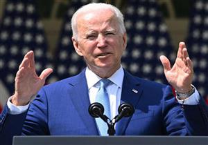 ذا هيل: تزايد الضغوط على بايدن لتخفيف إجراءات حظر السفر