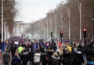 مواجهات جديدة بين الشرطة ومتظاهرين أمام فندق يؤوي مهاجرين في لندن