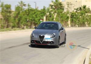 تجربة قيادة غير متوقعة لسيارة ألفا روميو جوليتا فيلوتشي بشوارع القاهرة.. صور