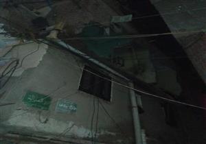 أحدهما تقطنه 5 عائلات.. انهيار أجزاء من عقارين في الإسكندرية - صور