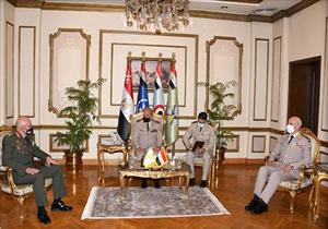 وزير الدفاع ورئيس الأركان يلتقيان قائد الحرس الوطني القبرصي "صور"