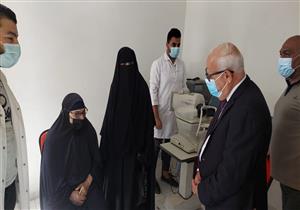 بالصور.. محافظ بورسعيد يتفقد قافلة طبية لعلاج أمراض العيون 