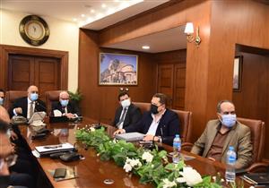 محافظ بورسعيد يبحث إنشاء أول مول معلق في مصر