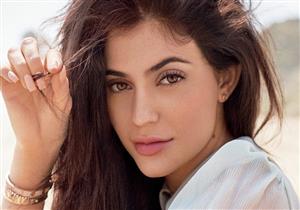 البودرة المعدنية.. عصا سحرية لبشرة مثالية