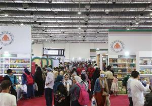 تعرف على الفائز بجائزة الكتاب العلمي بمسابقة معرض الكتاب