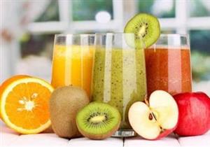 طبيب: العصائر الطازجة لا تقدم أي فائدة لجسم الإنسان