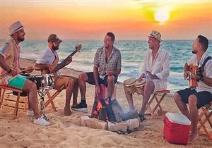 ماذا حدث في كواليس كليب عمرو دياب "الدنيا بترقص"؟