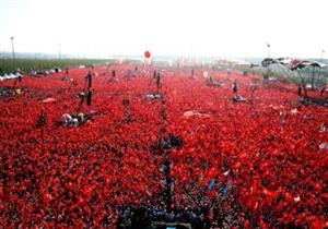 أردوغان يحيي الذكرى الخامسة للانقلاب الفاشل مع استمرار القمع في تركيا 