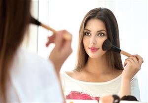 هكذا يصمد مكياجك أمام حرارة الصيف