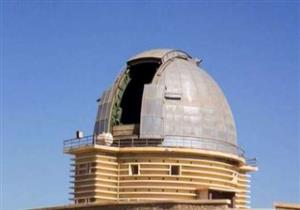 معهد الفلك يكشف تفاصيل 3 ظواهر طبيعية تحدث للقمر بدءا من اليوم