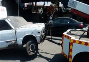 رفع 44 سيارة ودراجة نارية متروكة ومتهالكة من الشوارع