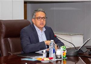 "العناني" يعقد اجتماعًا لمتابعة أعمال التطوير بالمواقع الأثرية بالأقصر