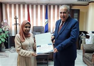 تكريم الأولى على الجمهورية في دبلوم المدارس للشئون الفندقية بدمياط