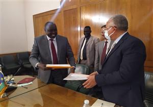 وزير الري يستقبل نظيره الجنوب سوداني لبحث التعاون المشترك