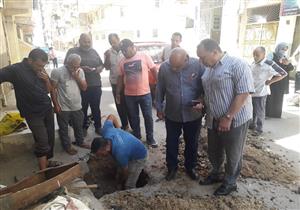 بالصور.. ماسورة مياه تتسبب في هبوط أرضي بالإسكندرية