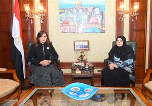 وزيرة الهجرة تستقبل والدة الشاب المتهم في قضية تعدي بالولايات المتحدة