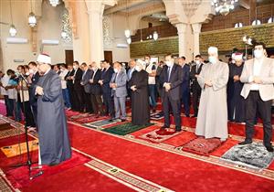 وزير الأوقاف في خطبة الجمعة: مشروع حياة كريمة عمل صالح​