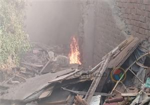 "البيوت كلها ولعت".. حريق ورشة خشب في دار السلام (صور)