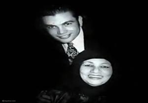 في عيد الأم كيف عبر عمرو دياب عن حبه لوالدته