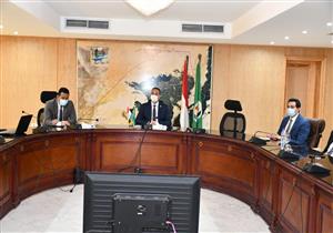 محافظ الفيوم يبحث آليات إعادة التوازن البيئي لبحيرة قارون