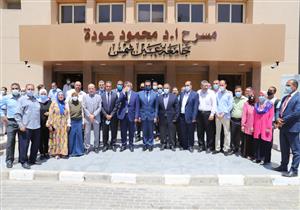 بالصور.. وزير التعليم العالي يتفقد مكتب التنسيق الرئيسي بجامعة عين شمس