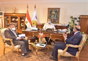 محافظ أسيوط يبحث تأهيل المساقي والتحول لنظم الري الحديث