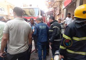 بالصور.. حريق يلتهم مخزن ملابس وأحذية بمنطقة القيسارية بأسيوط