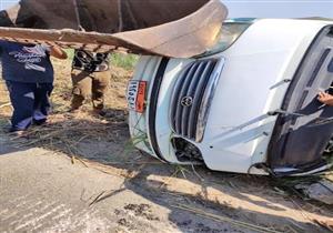 انقلاب سيارة ميكروباص أعلى محور روض الفرج