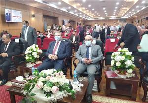 بالصور.. وزير القوى العاملة يشهد ختام مبادرة "مصر بكم أجمل" ببورسعيد