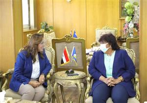 وزيرة الثقافة ومحافظ دمياط مع 5000 مشاهد في صيف بلدنا براس البر  