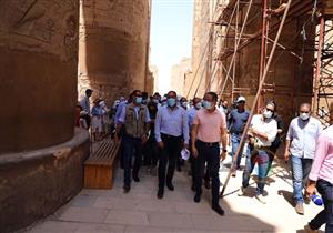 بمشاركة فضائيات أجنبية.. مدبولي يتابع أعمال التطوير الشامل لمدينة الأقصر الأثرية والسياحية -صور