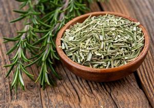 لنمو شعرك ولمعانه.. استخدمي هذا الزيت 