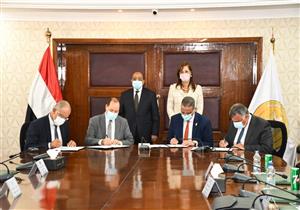 وزيرا التخطيط والتنمية المحلية يشهدان مراسم توقيع عقد إقامة أول مجمع صناعي بالفيوم 