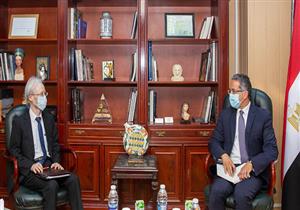 العناني يناقش مع سفير دولة اليابان بالقاهرة سبل التعاون بين البلدين على المستوى السياحي والأثري