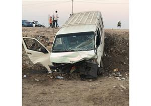 8 مصابين في حادث تصادم سيارتين قبل مقابر الفيوم