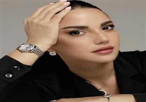 بالأبيض والأسود.. إطلالة كلاسيكية لـ درة مع زوجها في أحدث ظهور