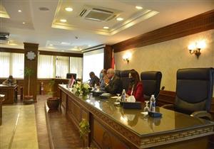 محافظ الجيزة: دعم الوحدات المحلية والقرى باحتياجاتهم من عمال النظافة 