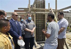 صور.. محافظ أسيوط يتفقد أعمال إنشاء مجمع الخدمات في "نزة قرار" بمركز منفلوط