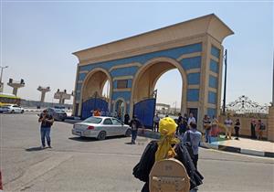 بالصور والفيديو| بدء التوافد على مسجد المشير لأداء صلاة الجنازة على دلال عبدالعزيز