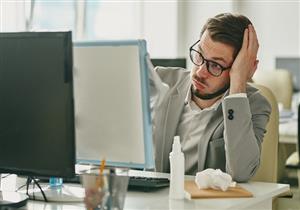 الإمساك في العمل.. كيف تتعامل معه؟